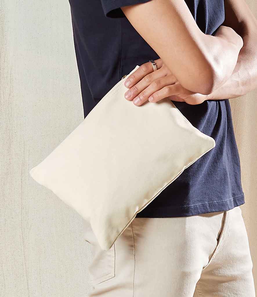 model holding Westford Mill EarthAware® Organic Accessory Pouch